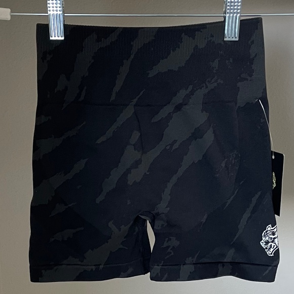 NWT Darc Sport Seamless Short Black Camo (Size S) - Picture 3 of 8